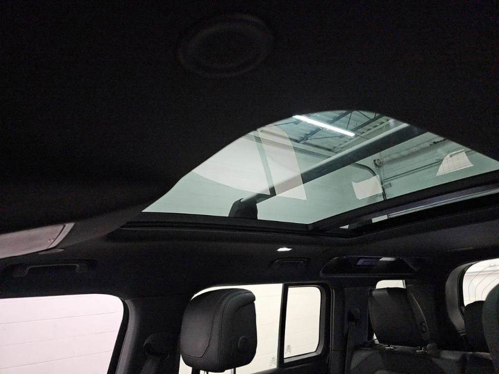 Used 2022 Land Rover Defender 110 X-Dynamic HSE image 9