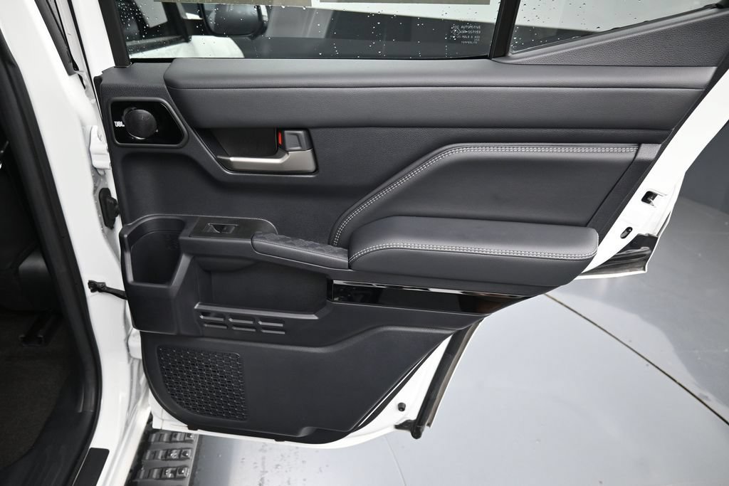 Used 2025 Toyota 4Runner Limited AWD/4WD image 36