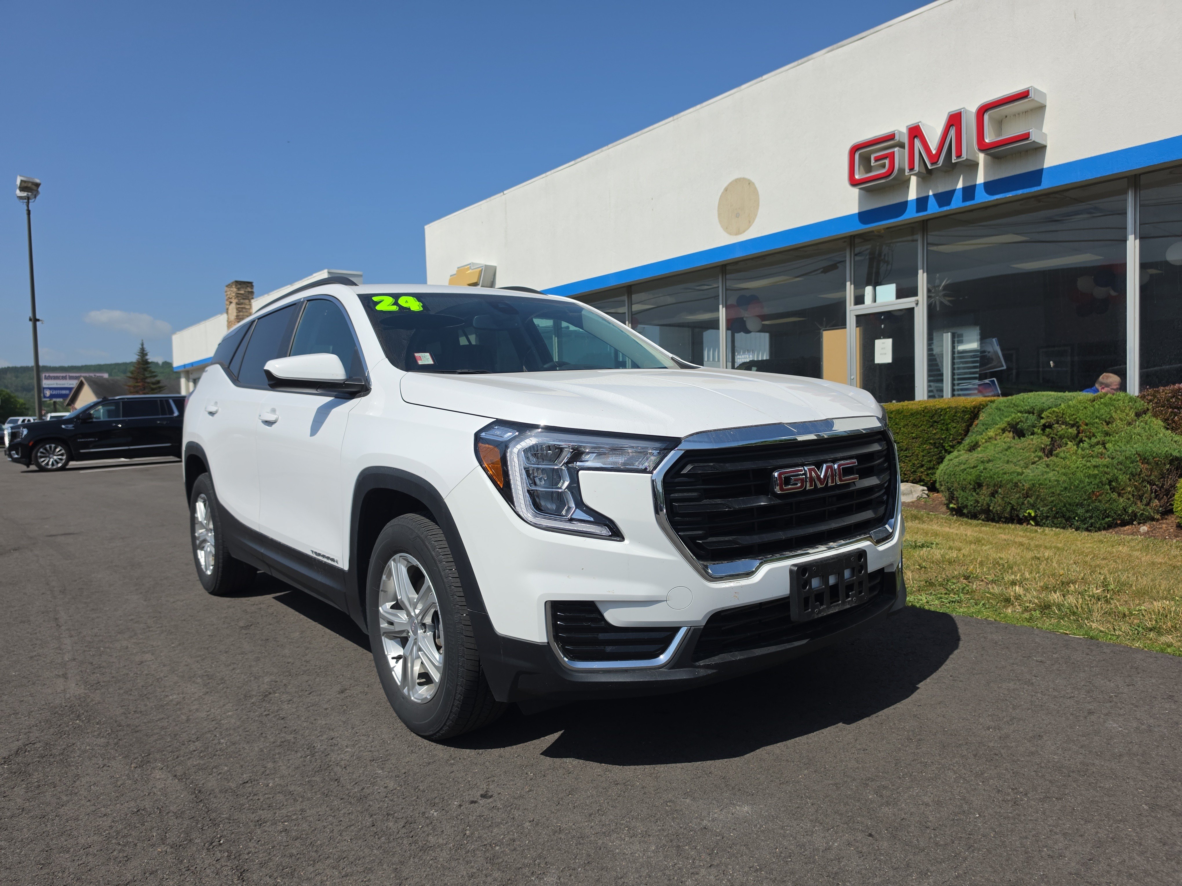 Used 2024 GMC Terrain SLE w/ Driver Convenience Package AWD/4WD video 1