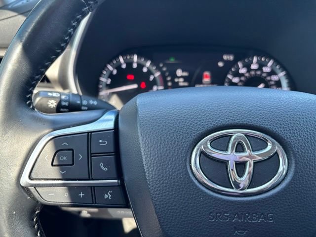 Used 2021 Toyota Highlander XLE AWD/4WD image 25