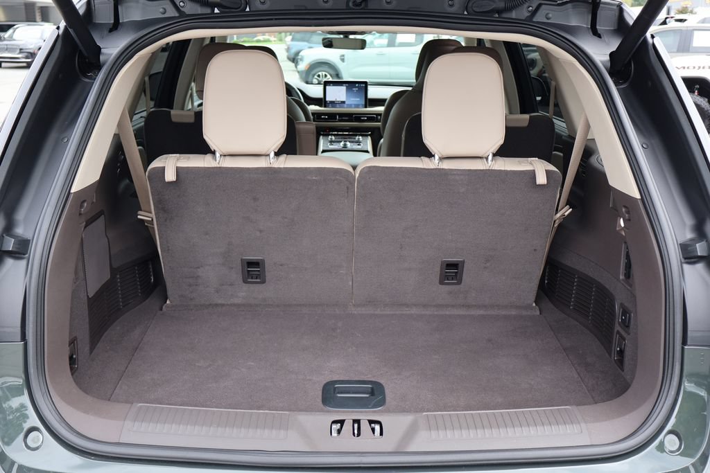 Used 2023 Lincoln Aviator Reserve w/ Equipment Group 201A AWD/4WD image 26