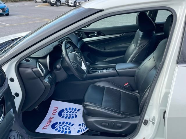 Used 2023 Nissan Maxima SV w/ Floor Mat Group FWD image 15
