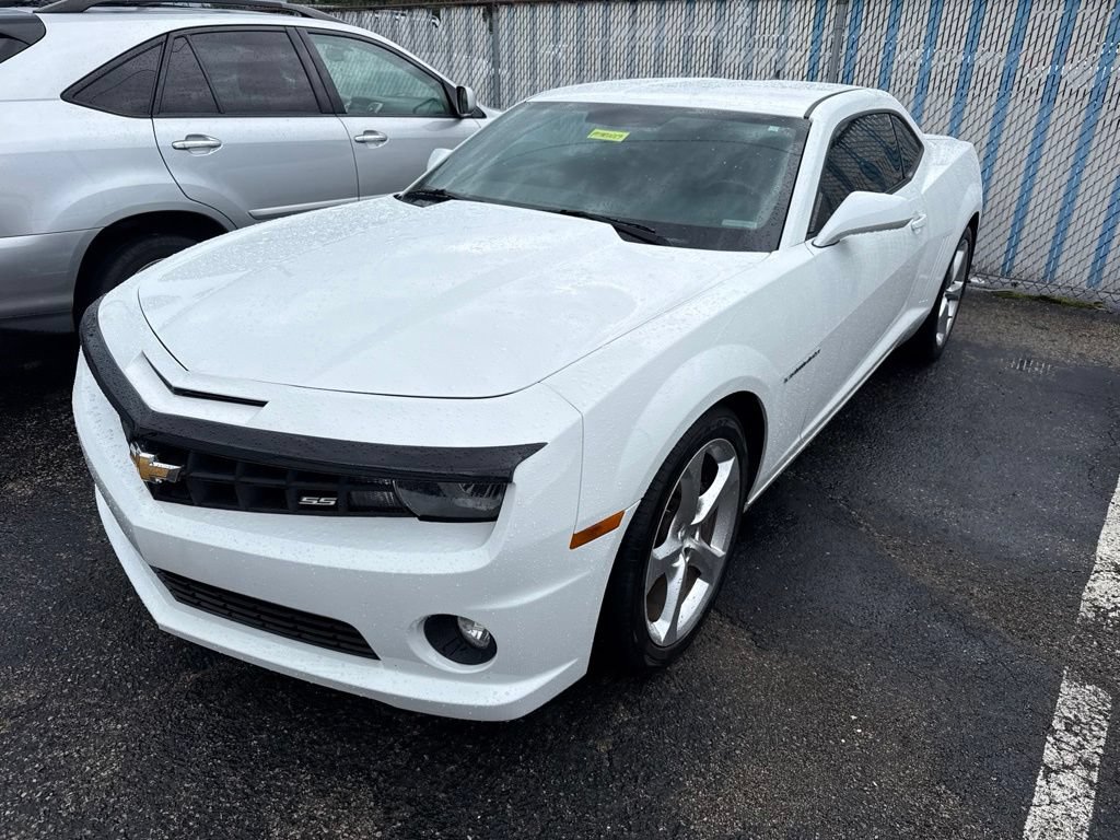 Used 2013 Chevrolet Camaro SS RWD image 5