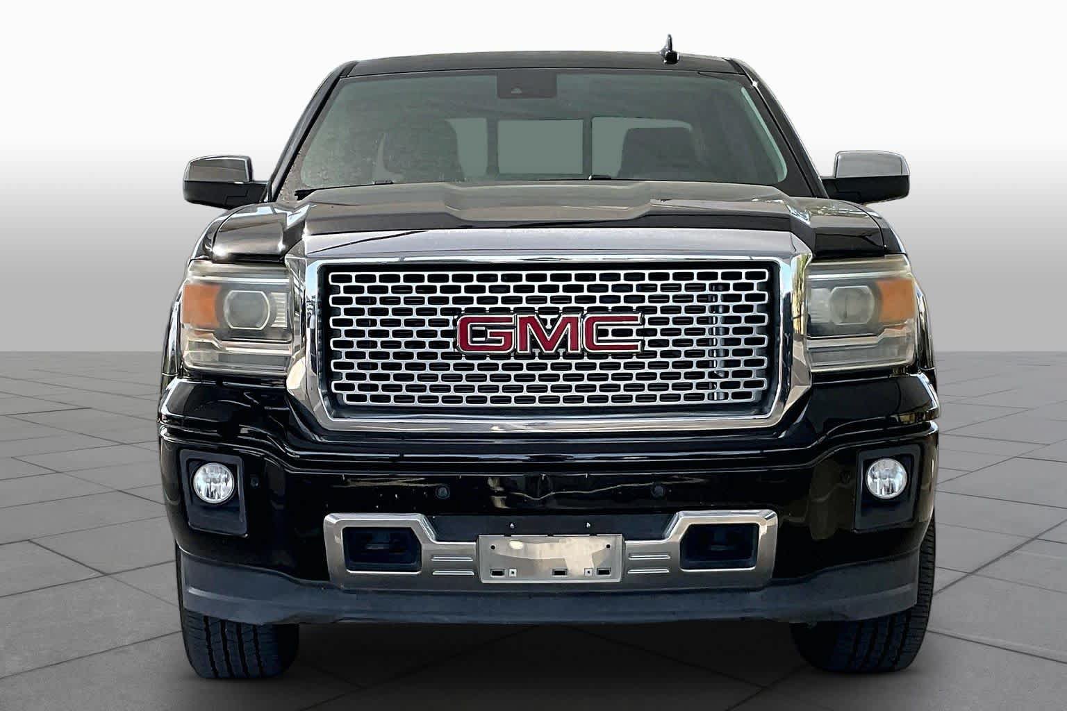 Used 2015 GMC Sierra 1500 Denali w/ Driver Alert Package AWD/4WD image 4