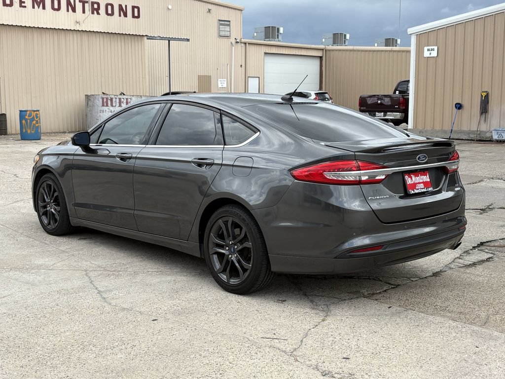 Used 2018 Ford Fusion SE w/ Equipment Group 201A FWD image 7