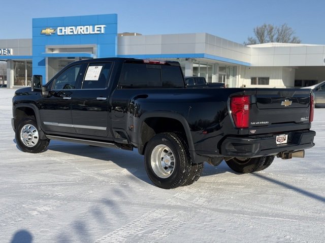 Used 2024 Chevrolet Silverado 3500 High Country image 3
