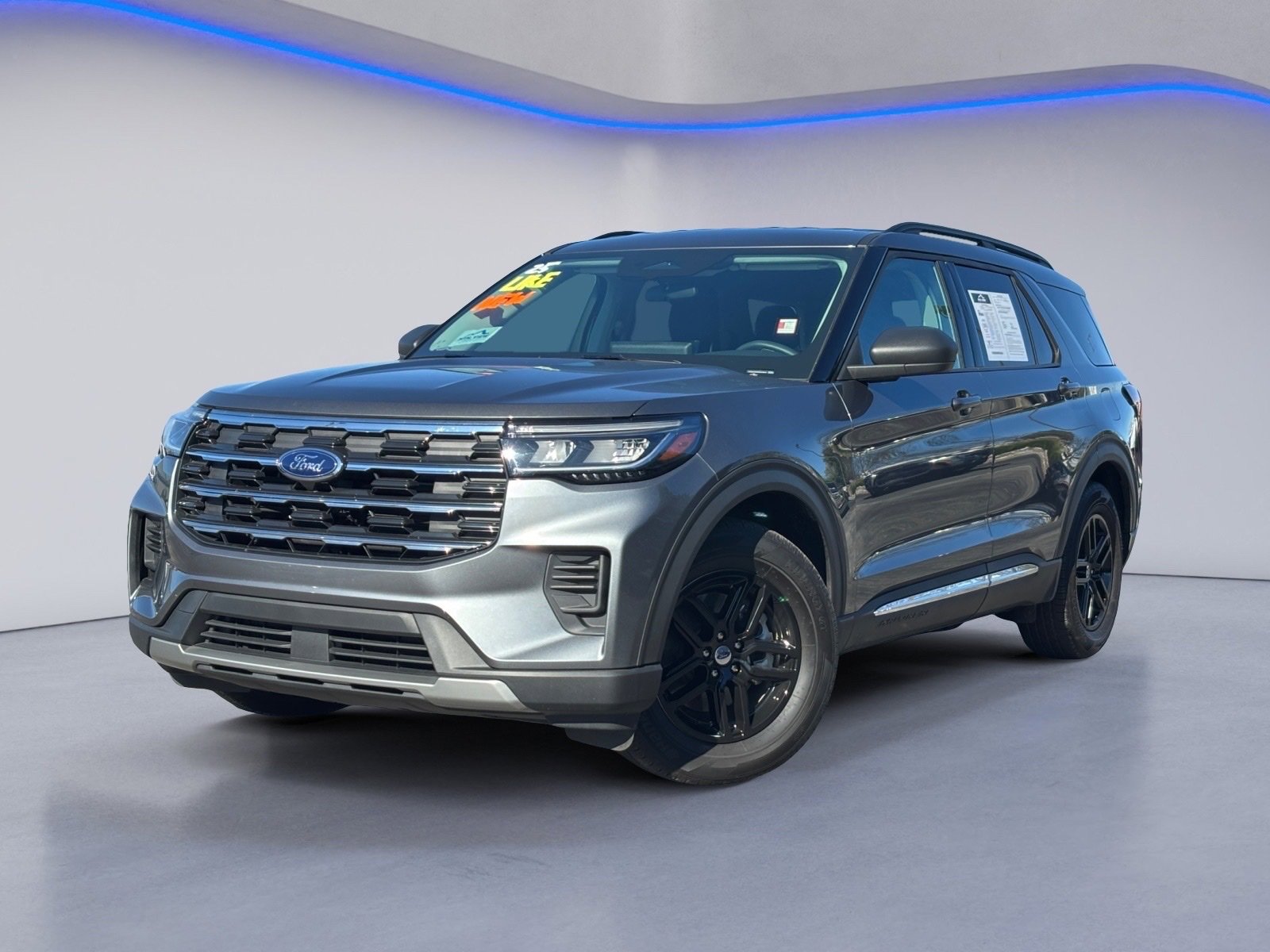 Used 2025 Ford Explorer Active image 2
