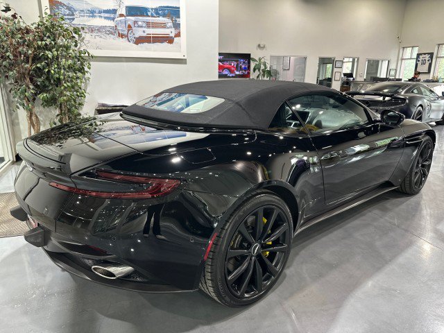 Used 2019 Aston Martin DB11 Volante RWD image 3