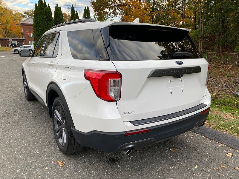 Certified 2022 Ford Explorer XLT w/ Equipment Group 202A image 6