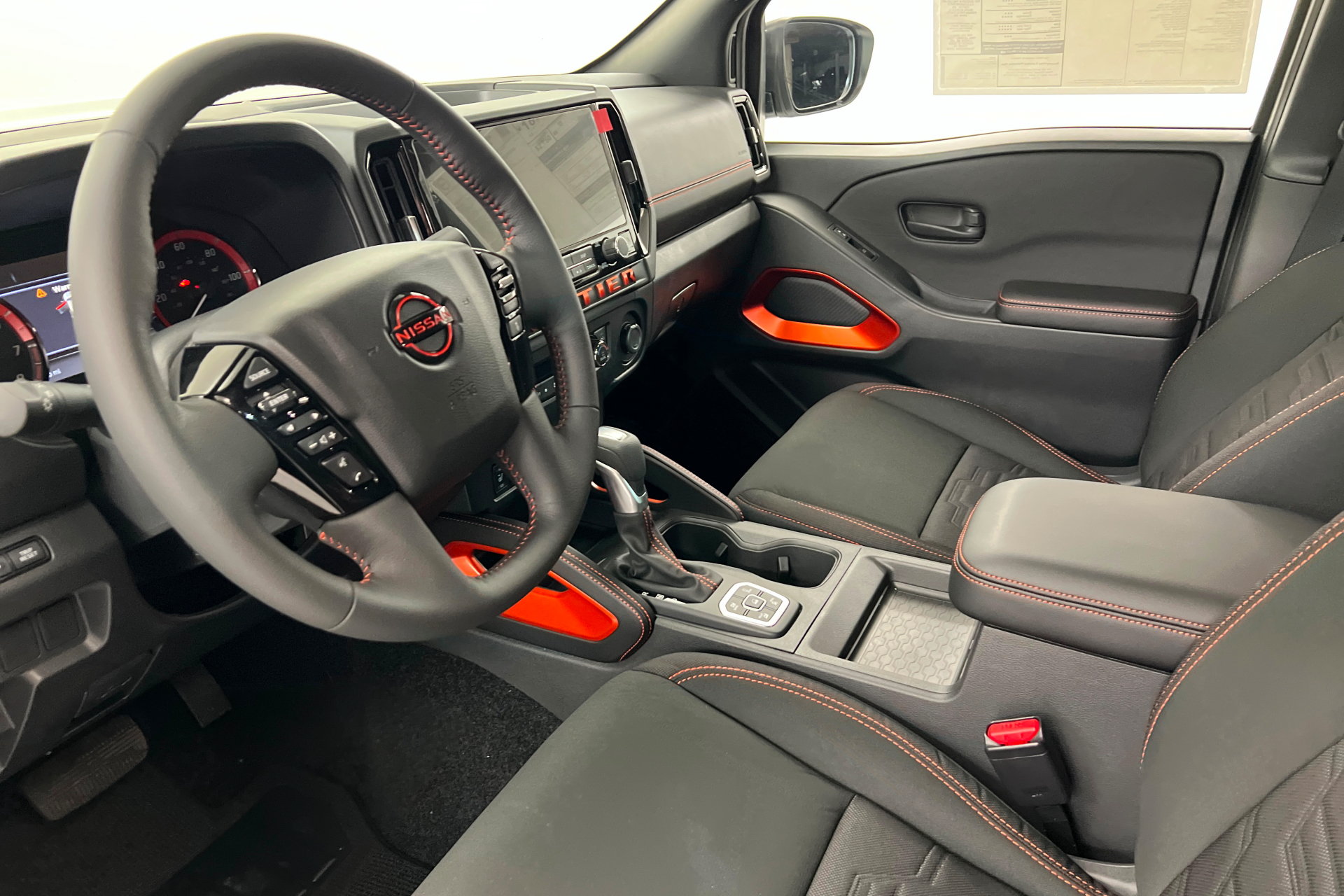 New 2026 Nissan Frontier PRO-4X w/ Tow Package AWD/4WD image 15