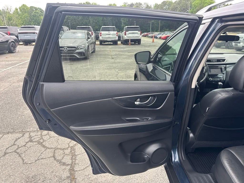 Used 2015 Nissan Rogue SL FWD image 27