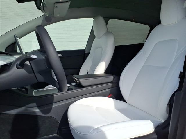 Used 2023 Tesla Model Y Long Range image 19