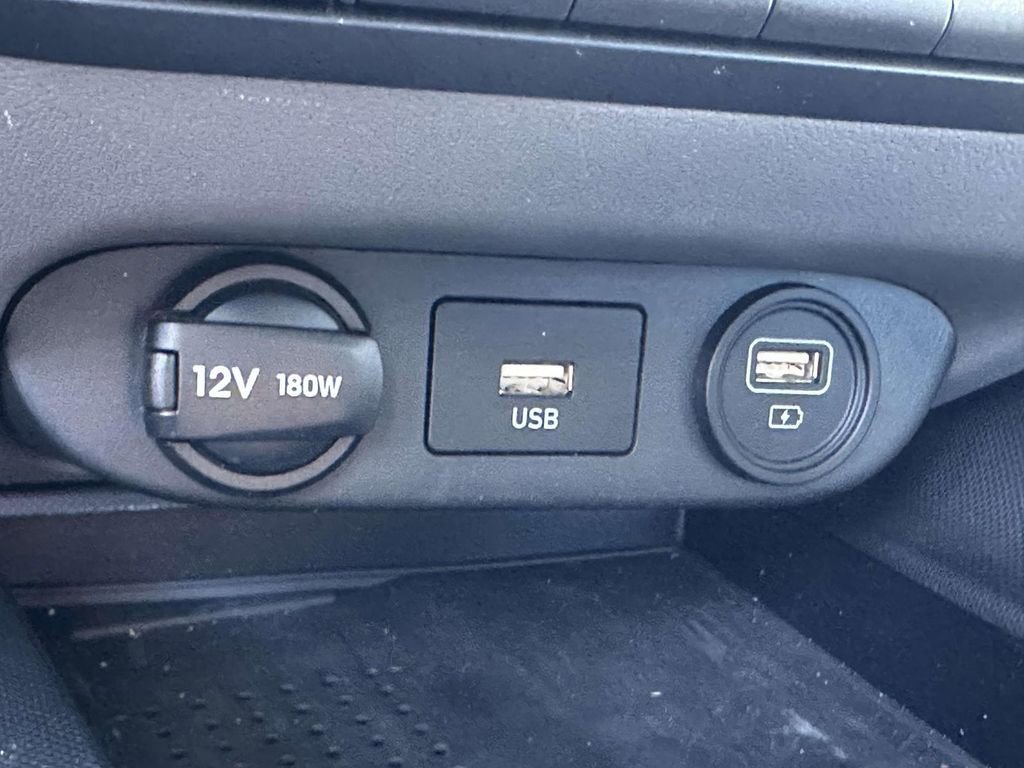 Used 2023 Hyundai Elantra SEL w/ Convenience Package image 23