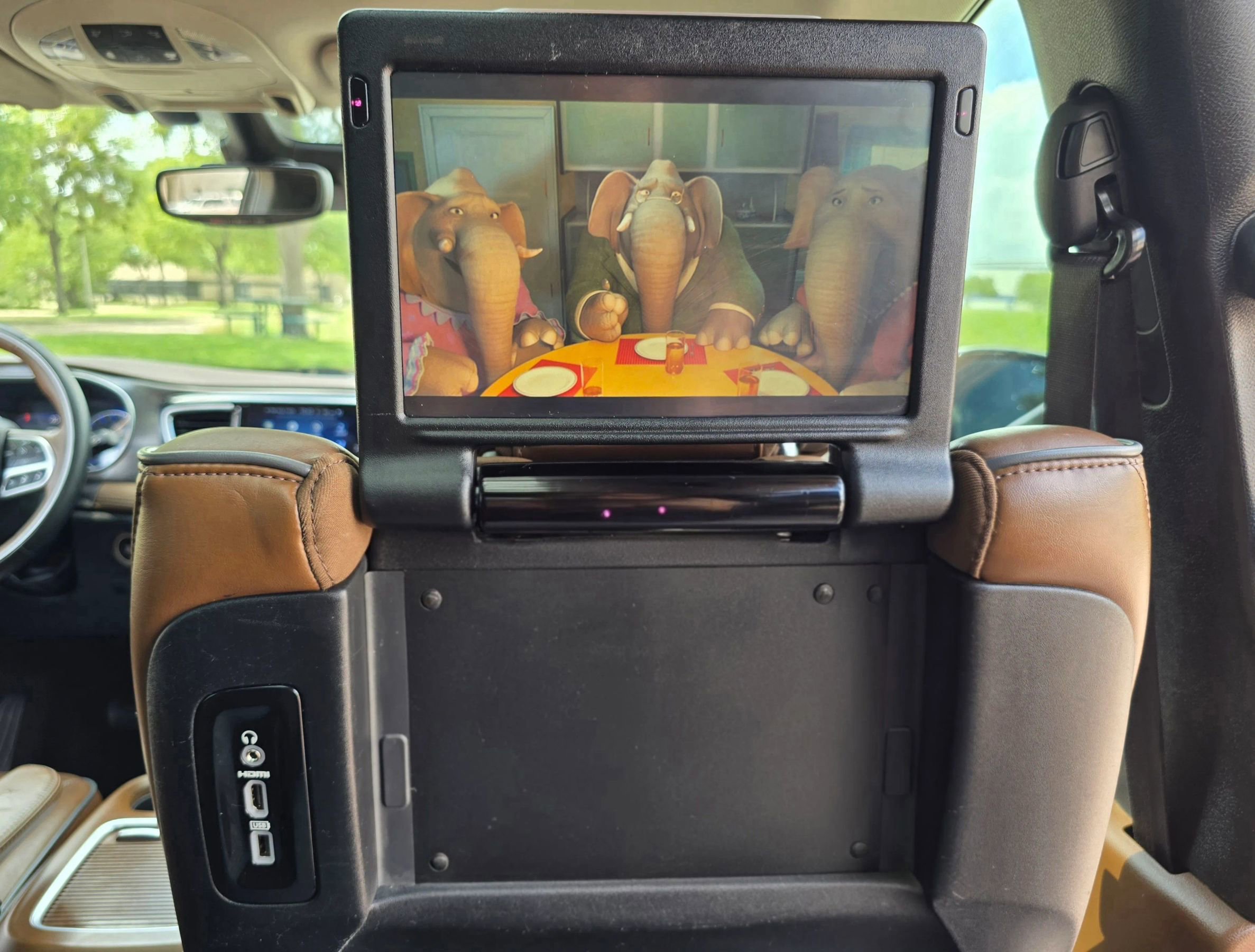 Used 2017 Chrysler Pacifica Limited FWD image 48
