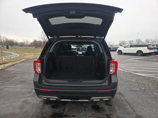 Used 2023 Ford Explorer XLT w/ Equipment Group 202A image 10