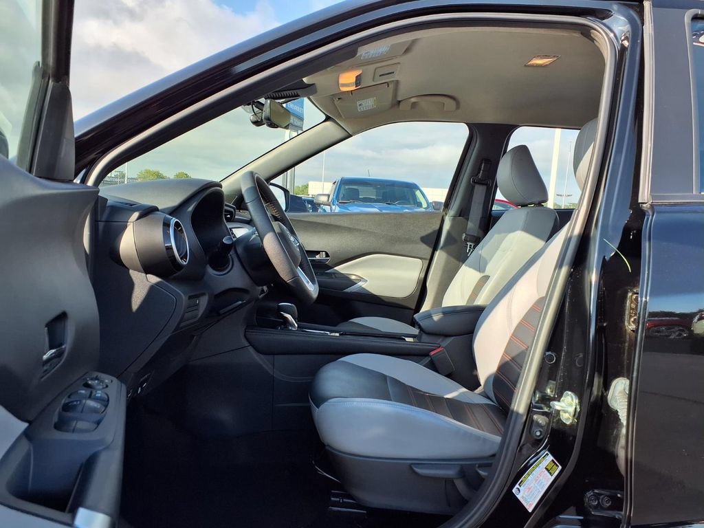 Used 2024 Nissan Kicks SR w/ SR Premium Package FWD image 21