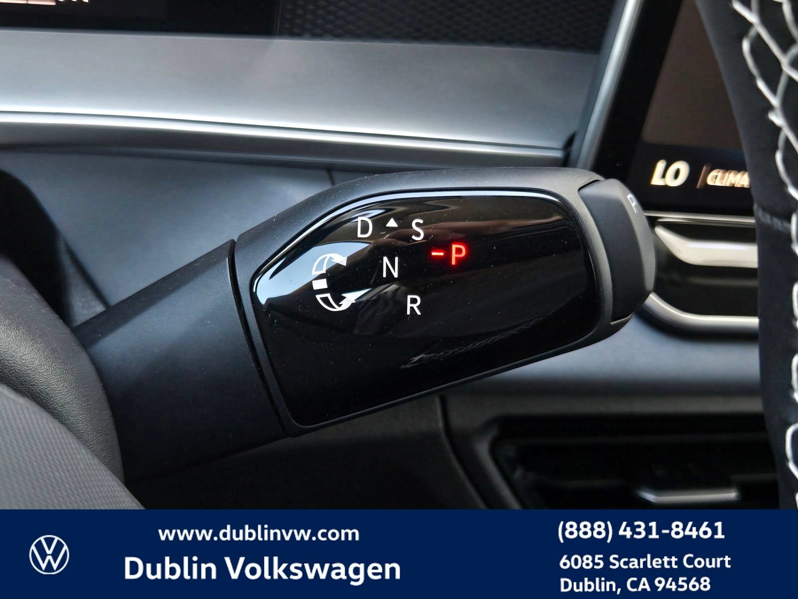 New 2026 Volkswagen Tiguan SE AWD/4WD image 16