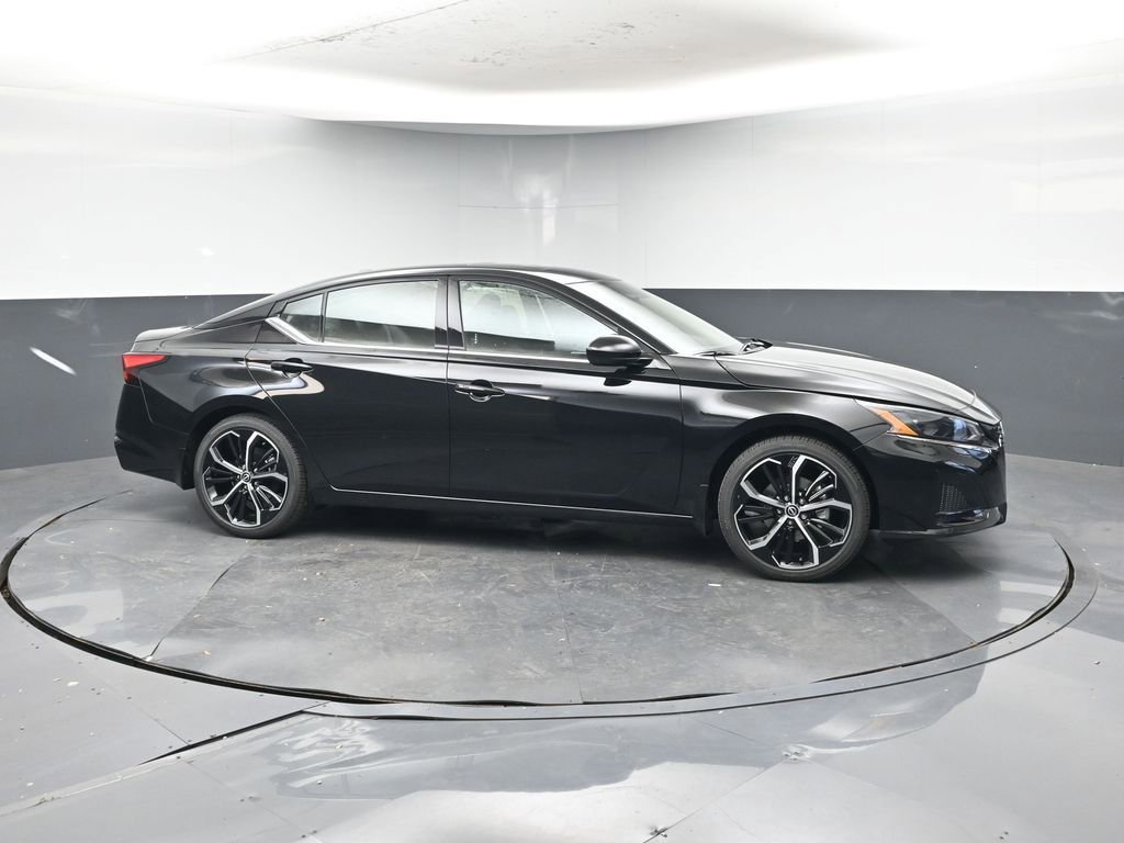 New 2025 Nissan Altima 2.5 SR image 6