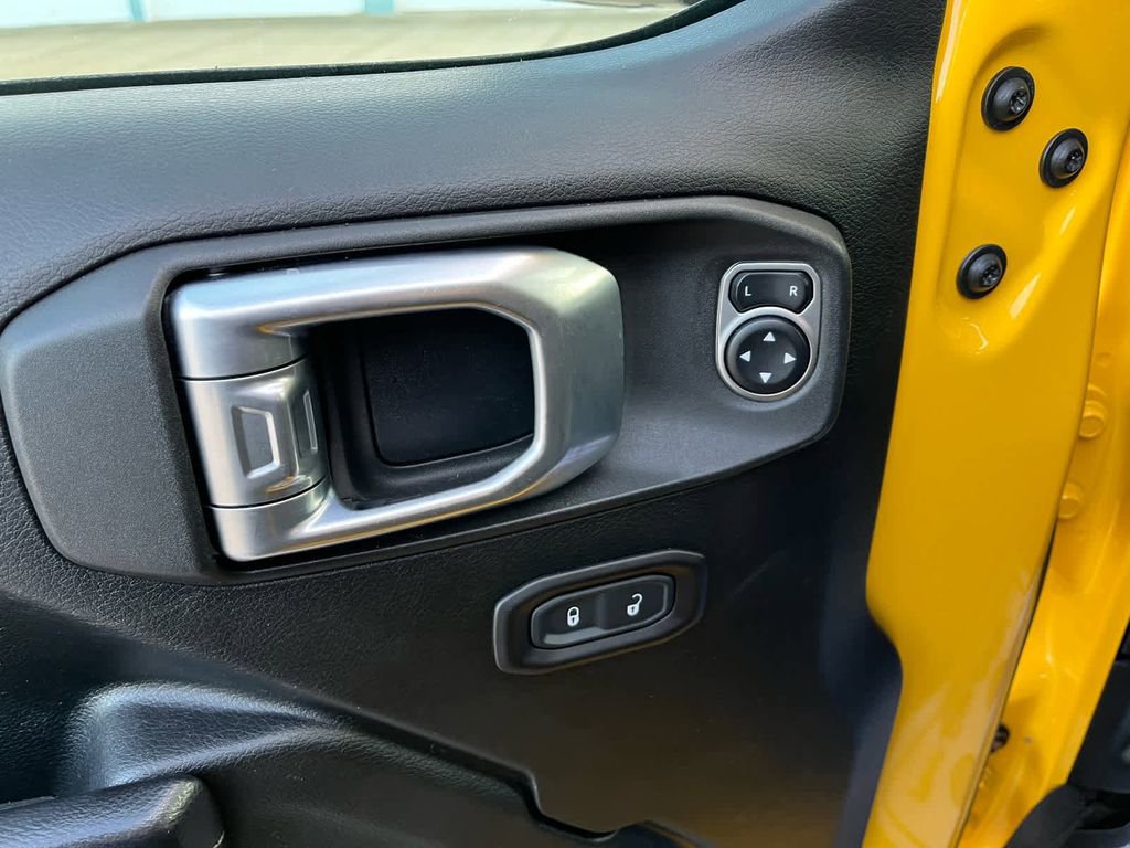 Used 2019 Jeep Wrangler Unlimited Rubicon image 17