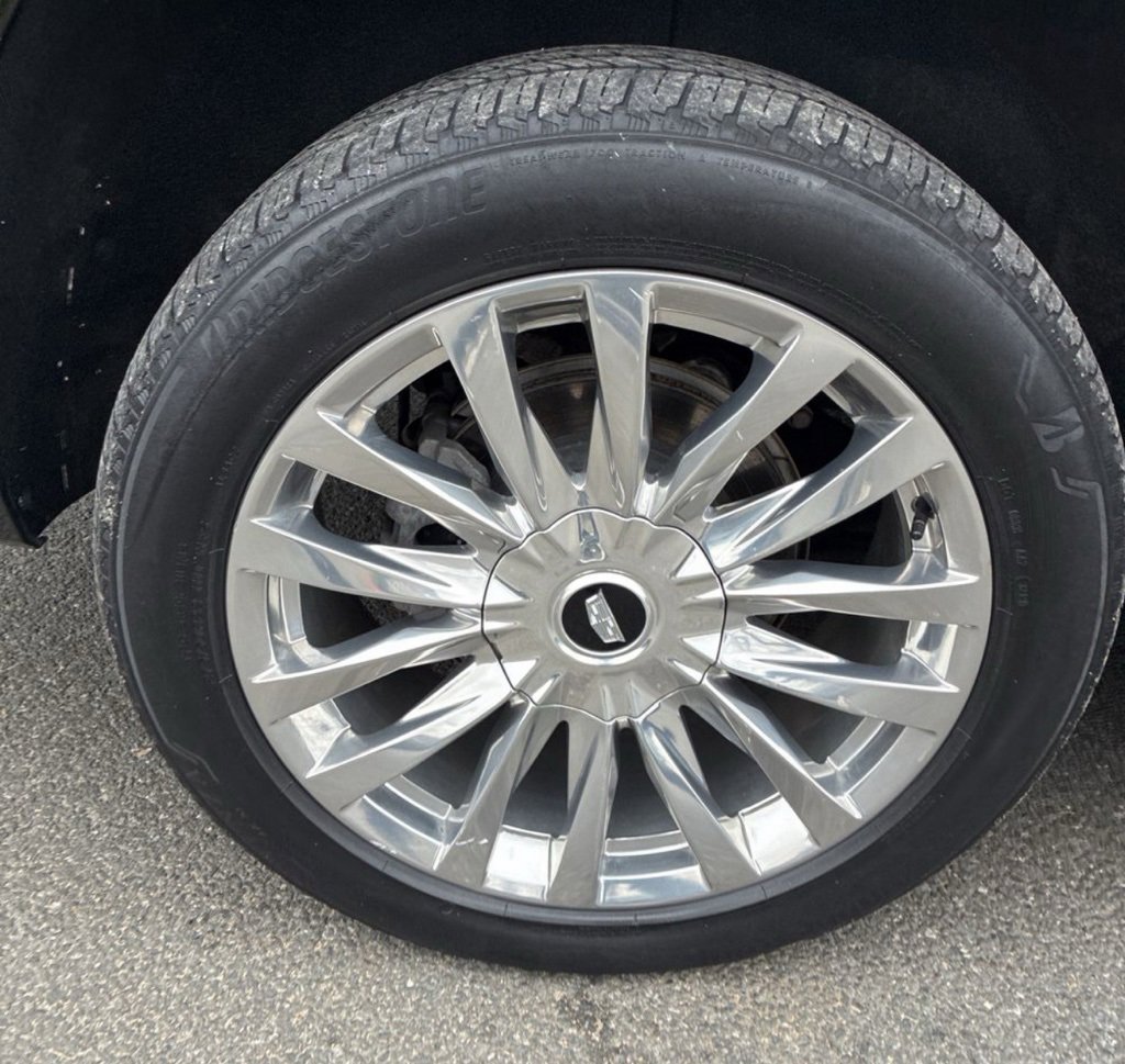 Used 2023 Cadillac Escalade Premium Luxury image 13