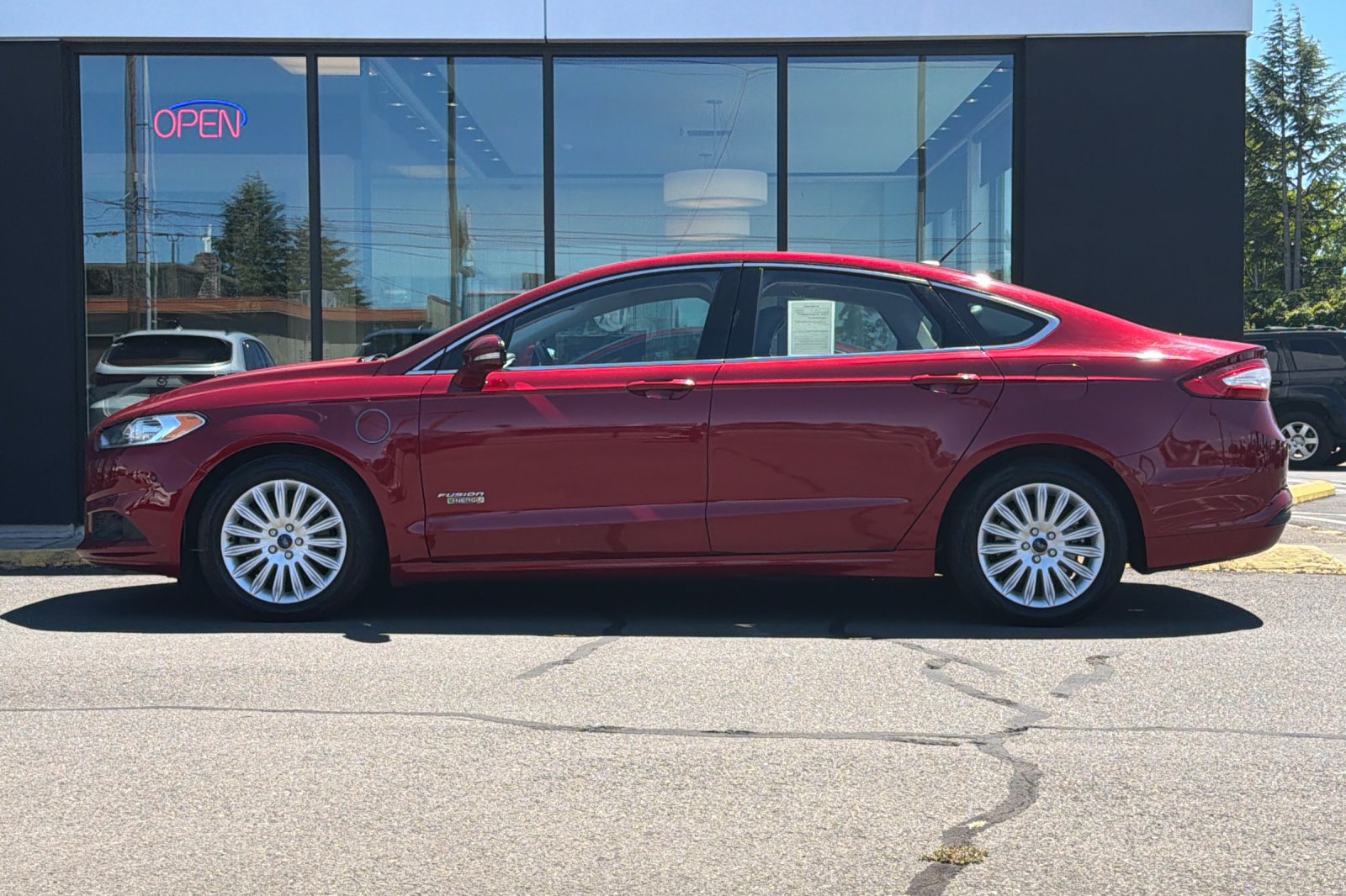 Used 2015 Ford Fusion Energi SE FWD image 8