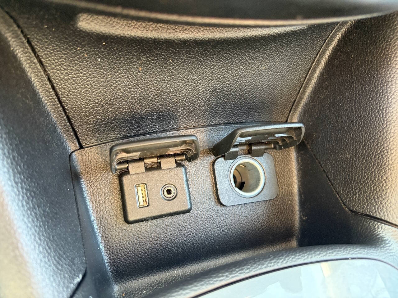 Used 2017 Chevrolet Cruze LT w/ Convenience Package FWD image 25