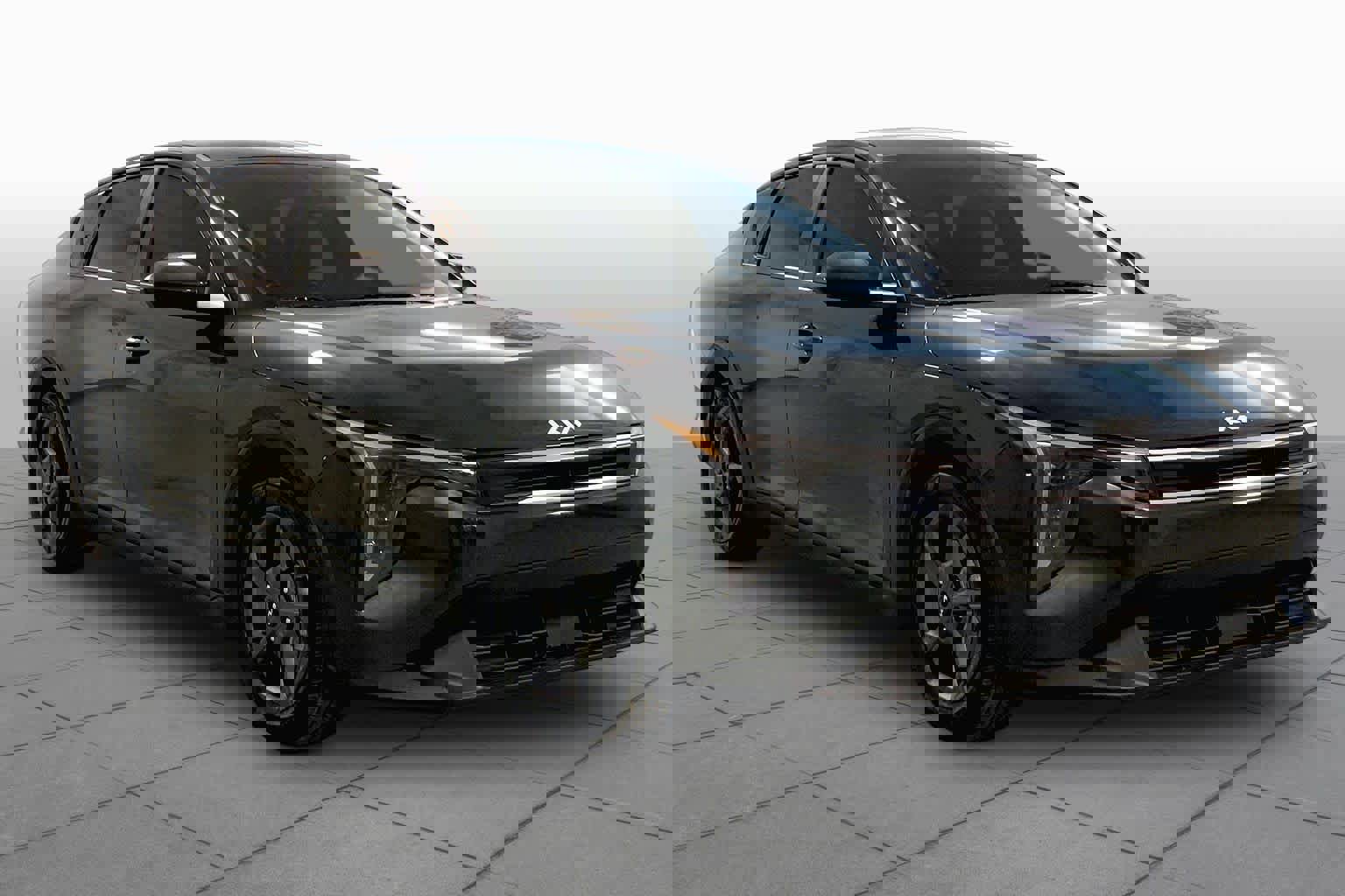 Used 2025 Kia K4 LXS image 2