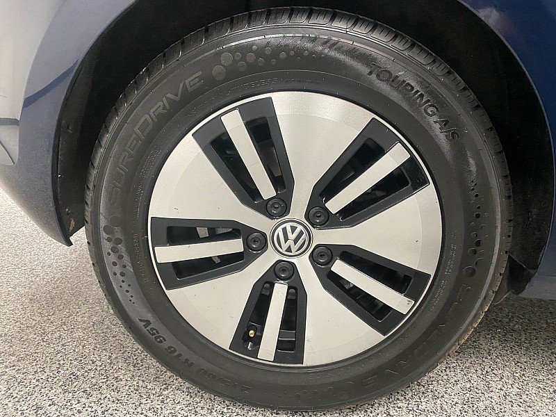 Used 2016 Volkswagen e-Golf SE w/ DC Fast Charging Package FWD image 25