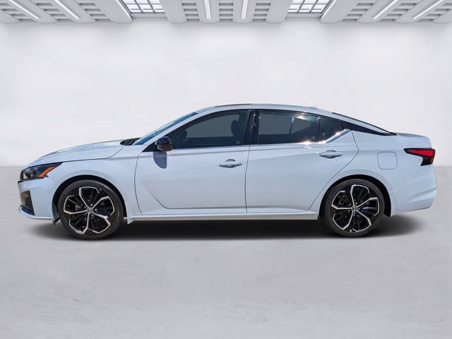 Used 2024 Nissan Altima 2.5 SR w/ SR Premium Package FWD image 8