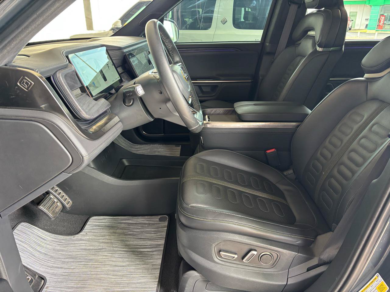 Used 2024 Rivian R1S Adventure AWD/4WD image 12
