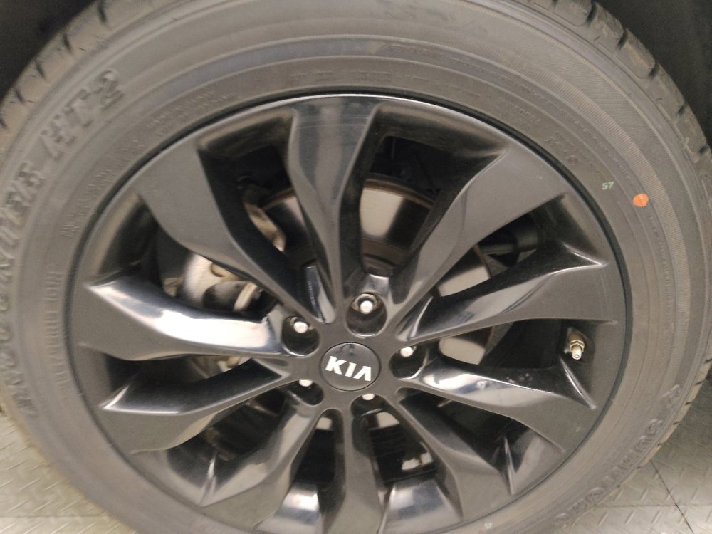 Used 2020 Kia Sorento EX FWD image 31