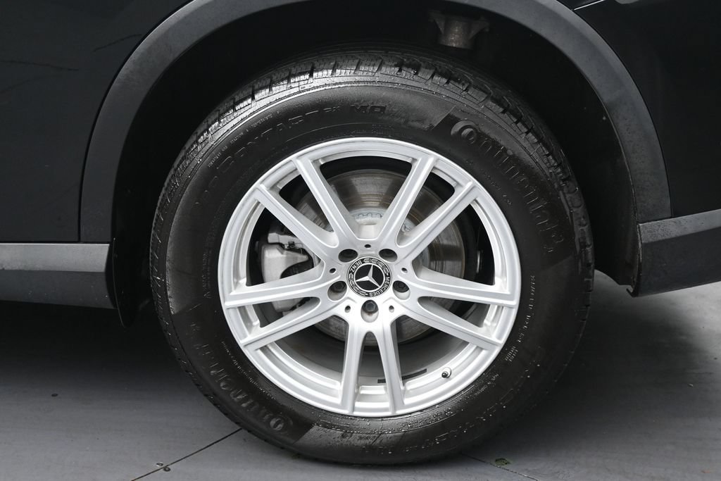 Used 2023 Mercedes-Benz GLC 300 4MATIC w/ Exclusive Trim Package image 34