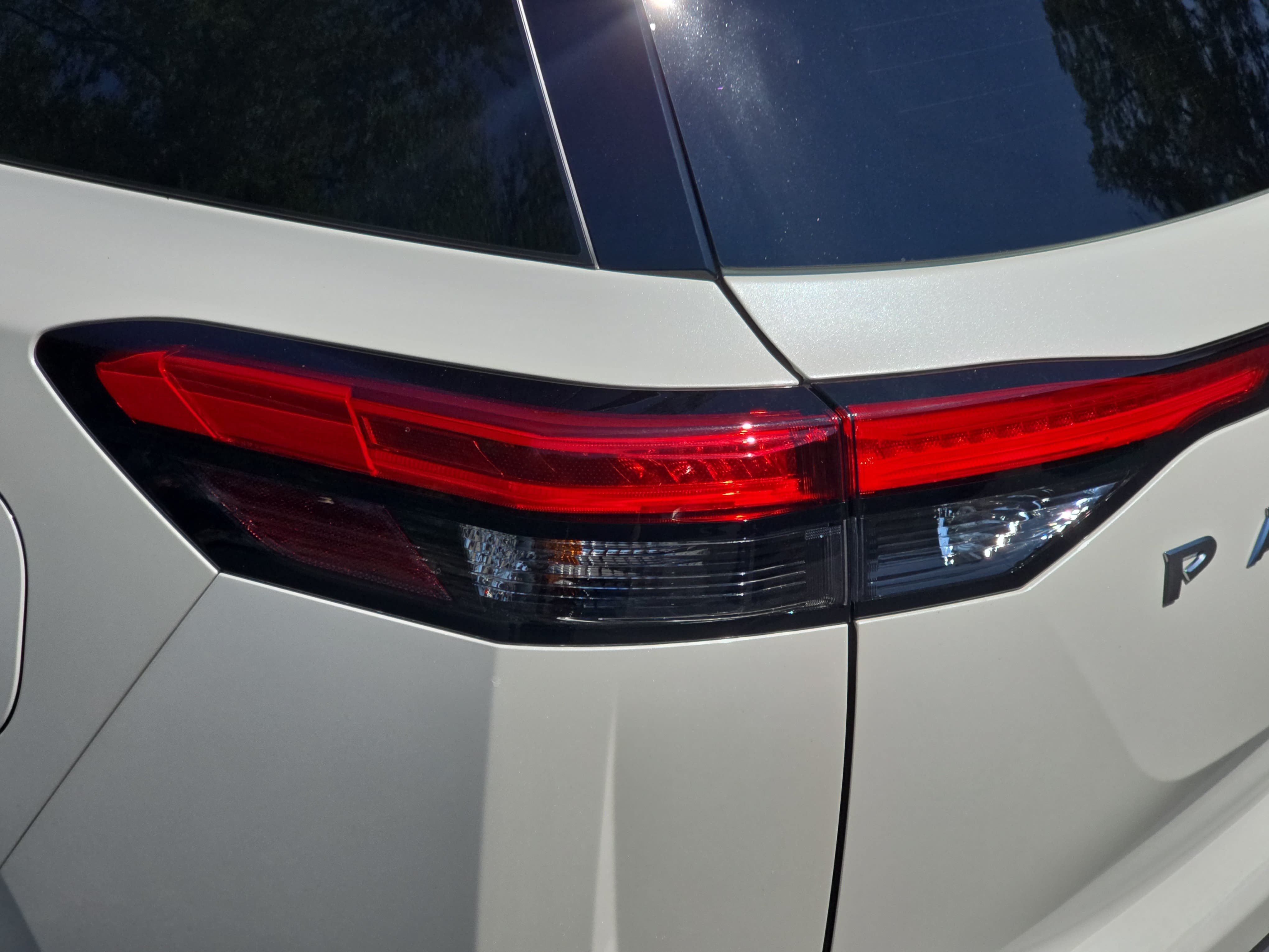 Certified 2023 Nissan Pathfinder Platinum AWD/4WD image 36