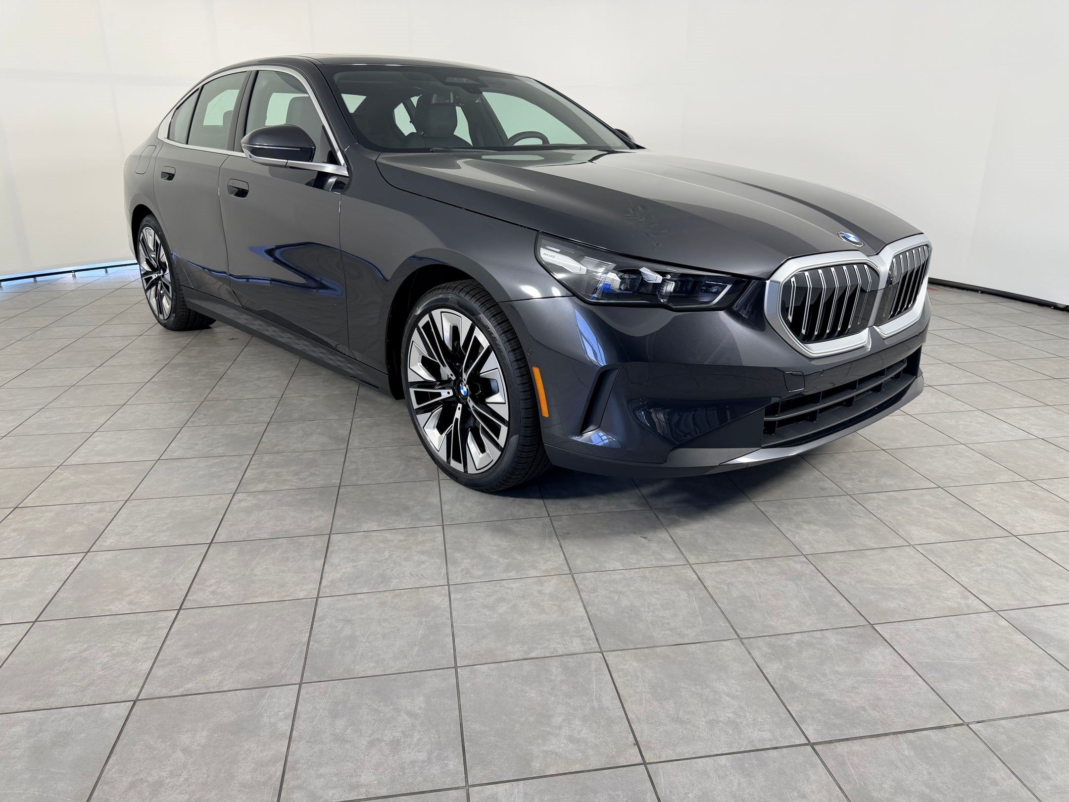 New 2026 BMW 530i RWD image 7