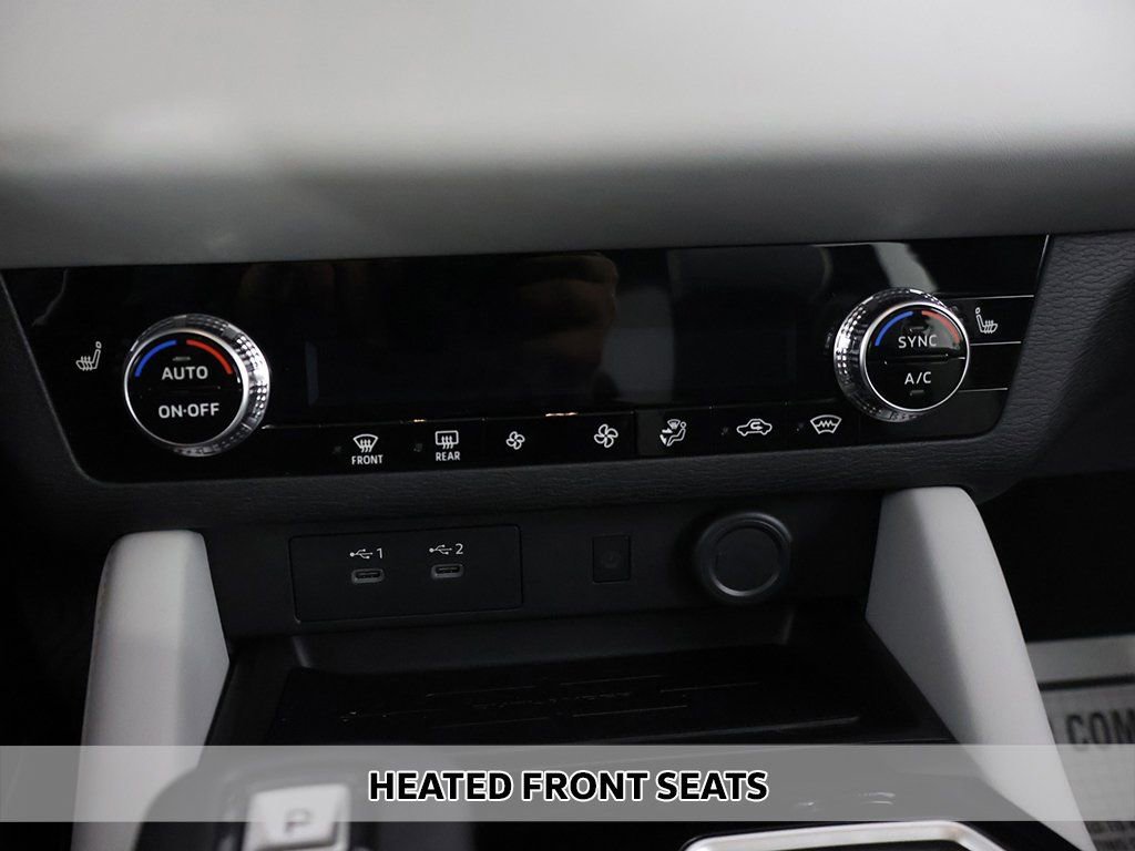 New 2025 Mitsubishi Outlander SE image 9