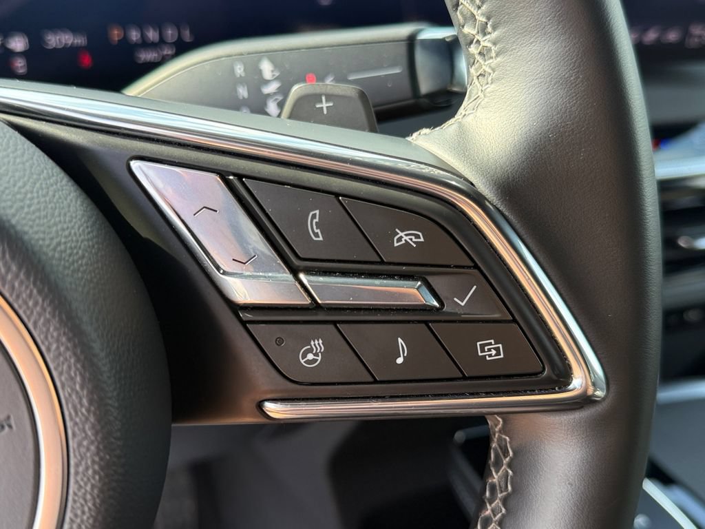 Used 2025 Buick Enclave Preferred AWD/4WD image 18