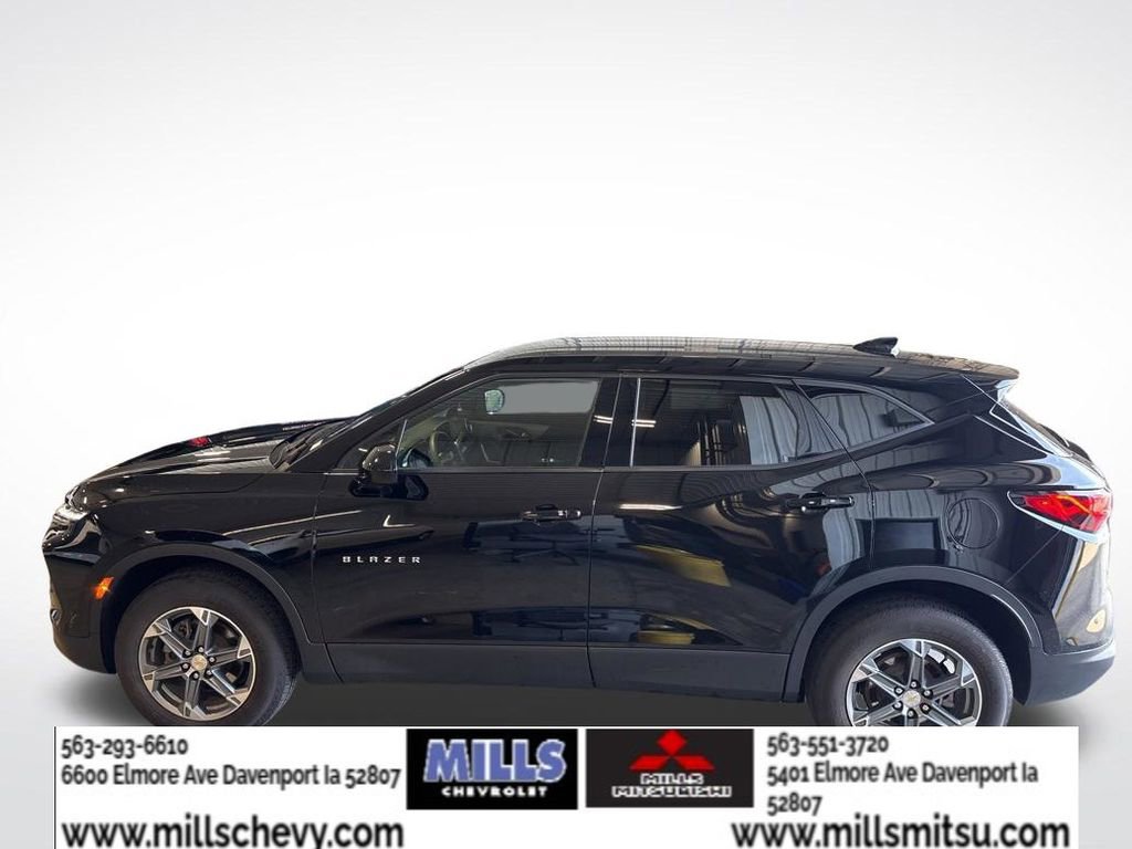 Used 2024 Chevrolet Blazer LT w/ Driver Confidence Package image 8