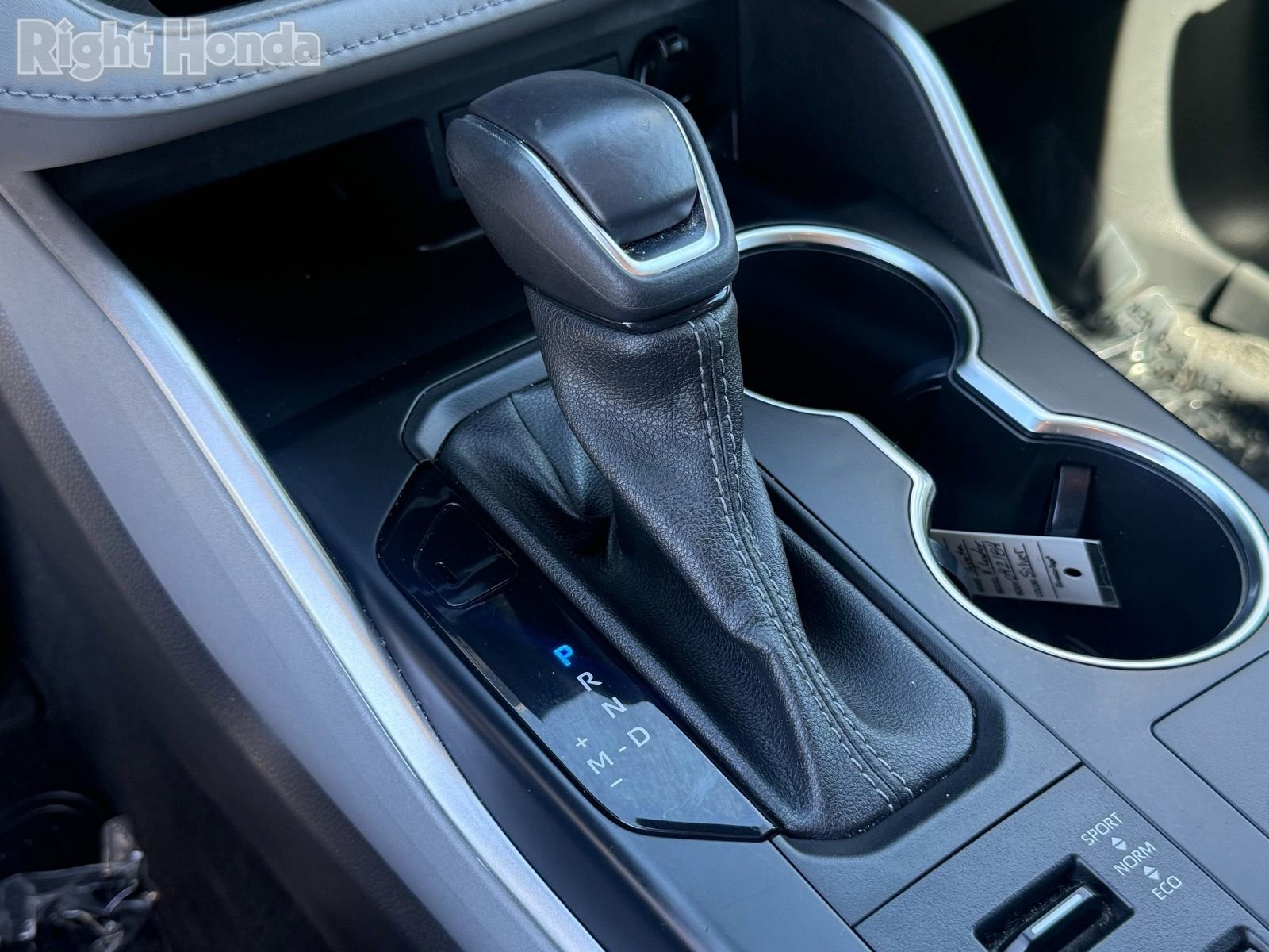 Used 2023 Toyota Highlander XLE image 25