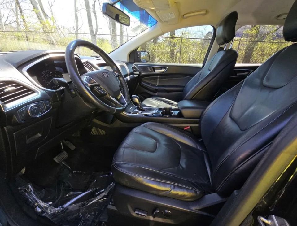 Used 2016 Ford Edge Titanium AWD/4WD image 3