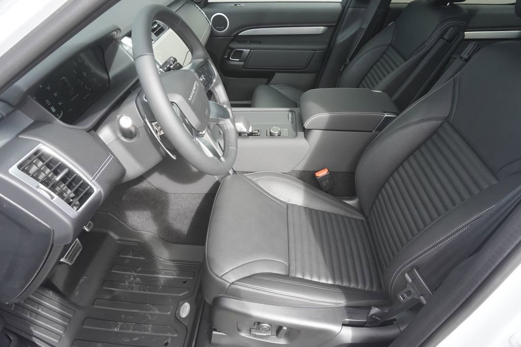 New 2026 Land Rover Discovery Limited Edition image 19