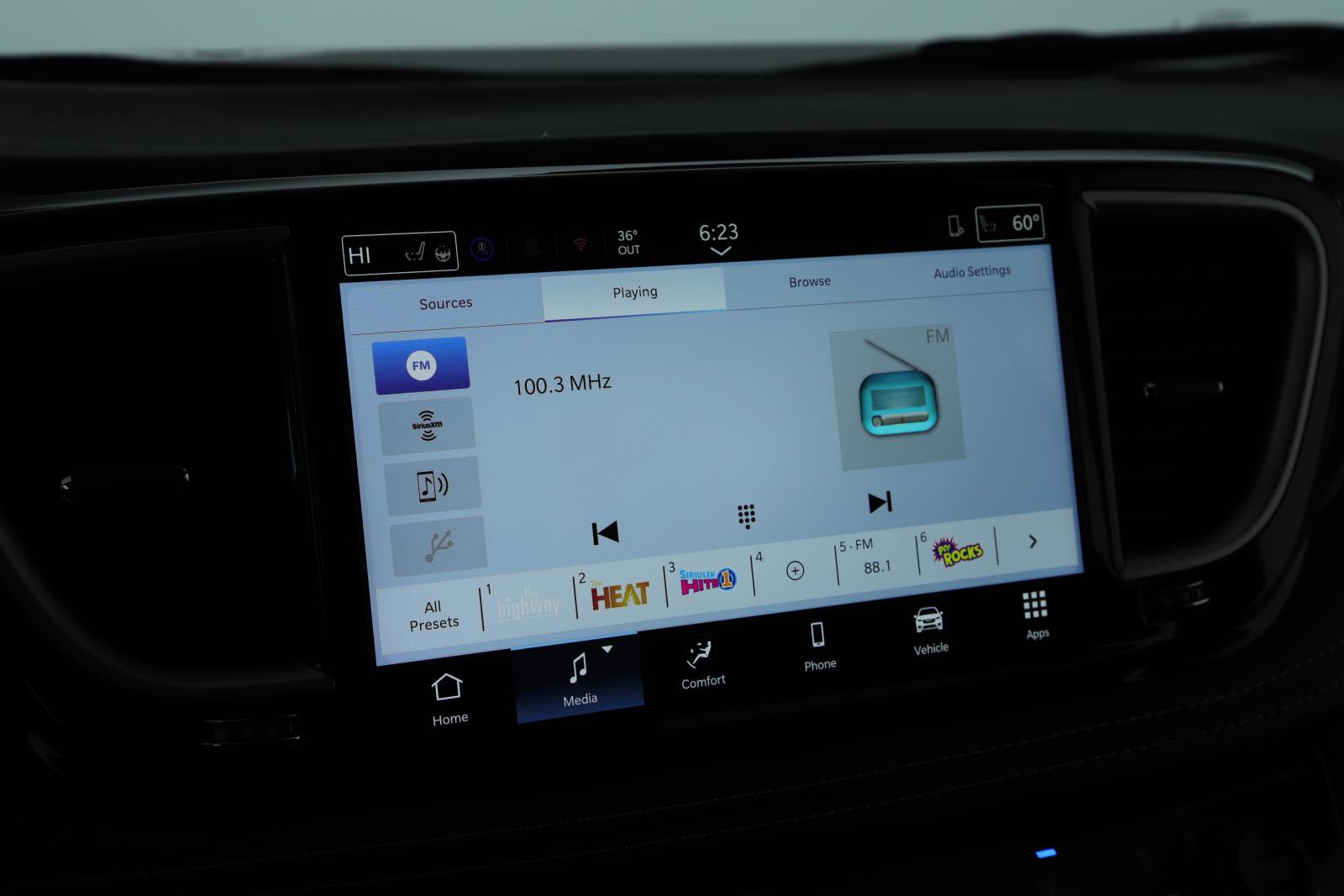 New 2026 Chrysler Pacifica Select image 12