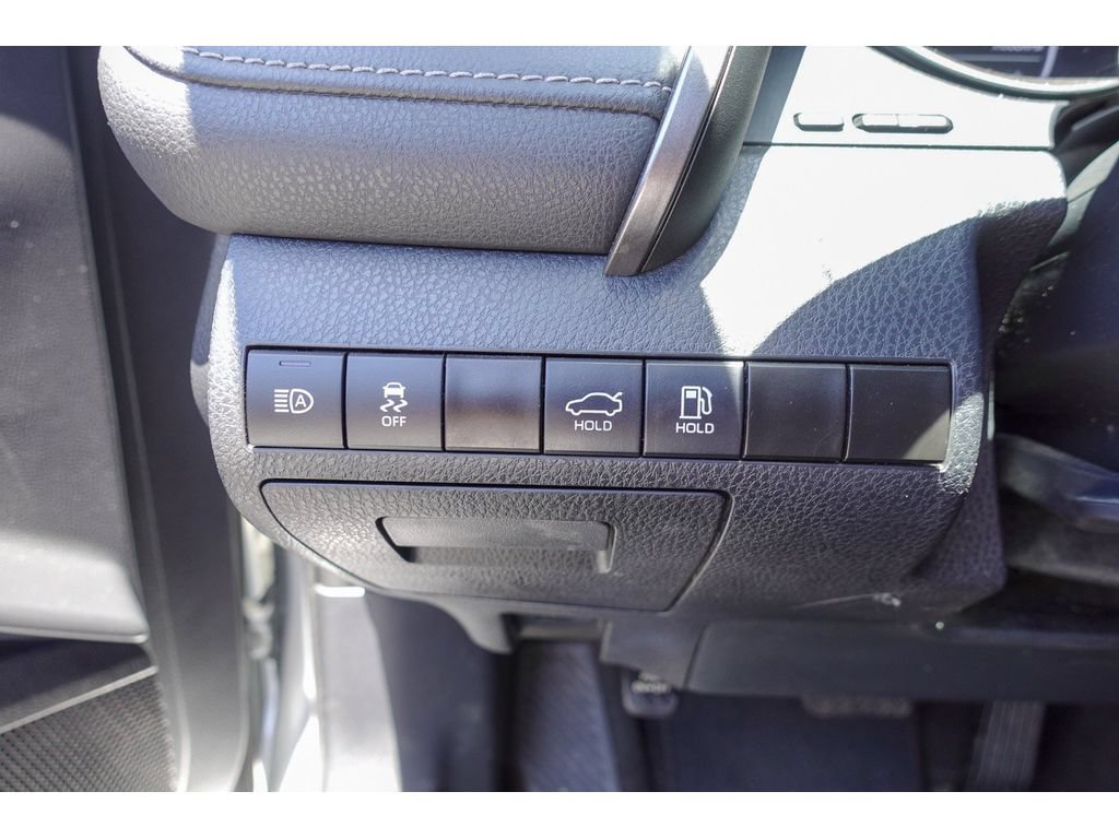 Used 2024 Toyota Camry SE FWD image 12