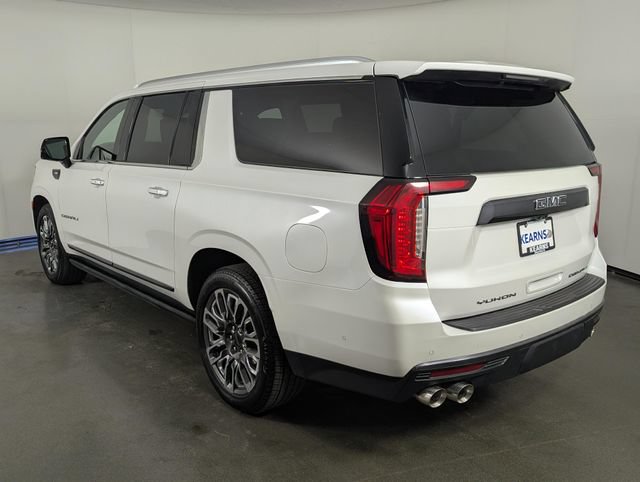 Used 2023 GMC Yukon XL Denali Ultimate AWD/4WD image 6