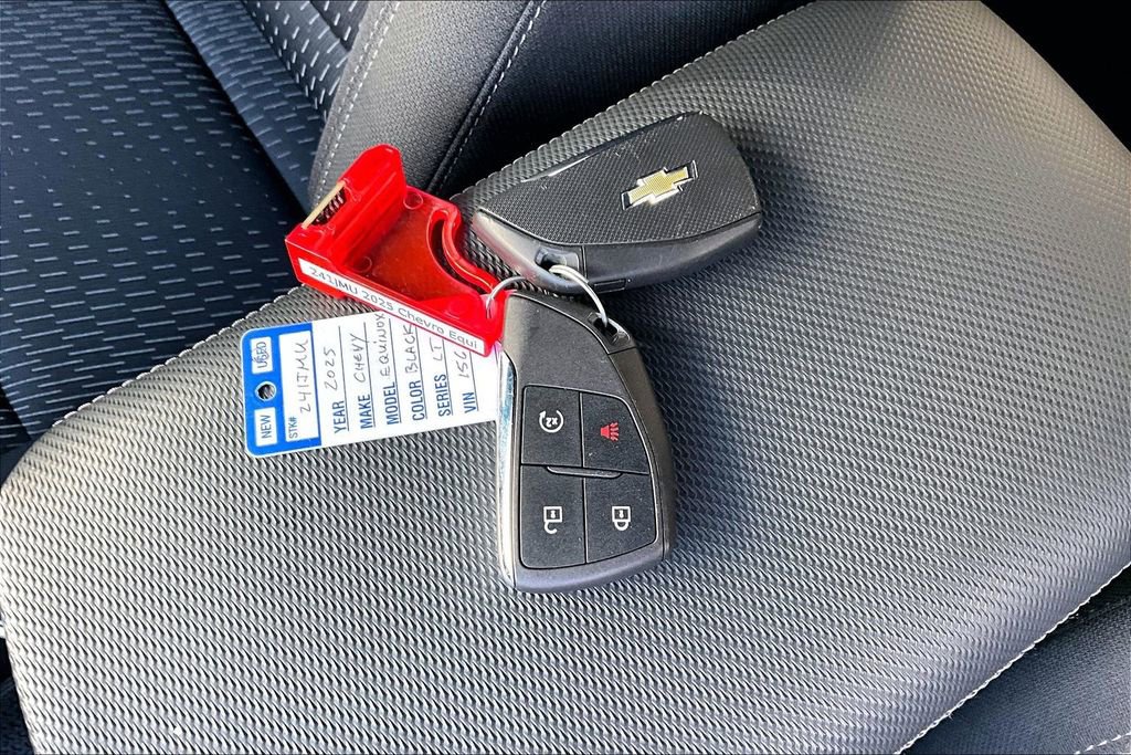 Used 2025 Chevrolet Equinox LT w/ Safety and Technology Package image 33