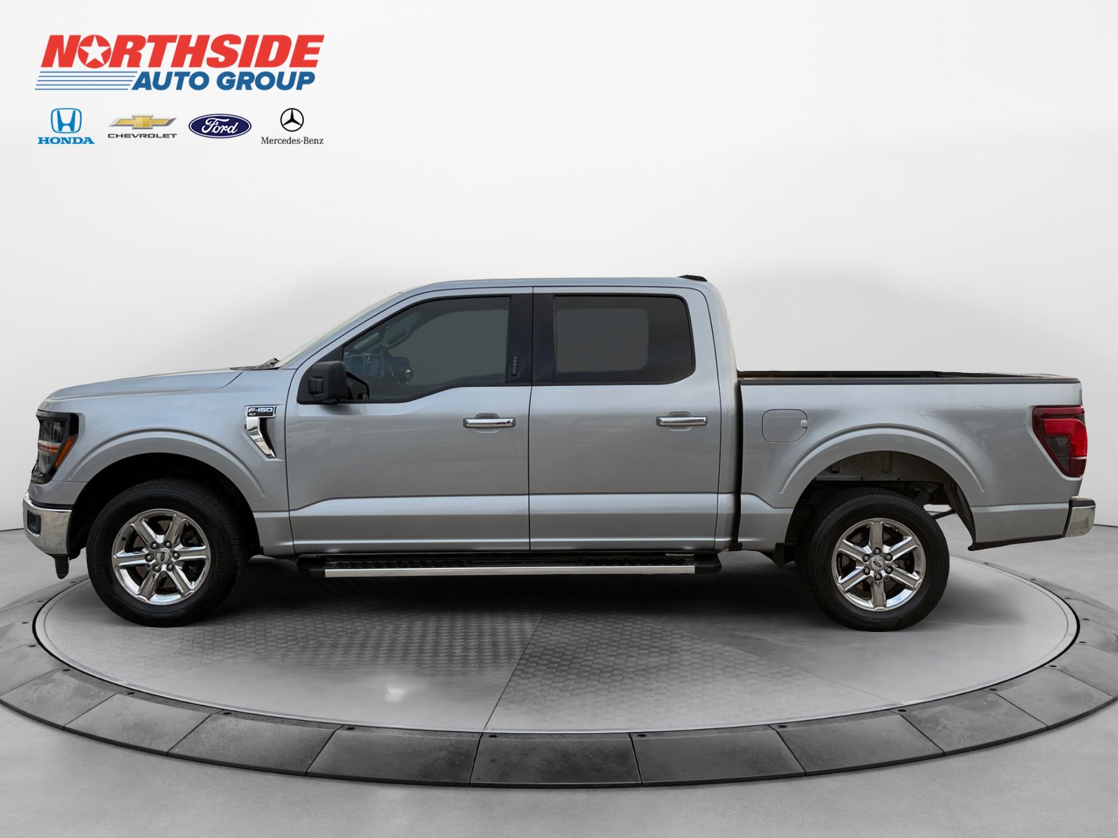 Used 2024 Ford F150 XLT w/ Mobile Office Package RWD image 4