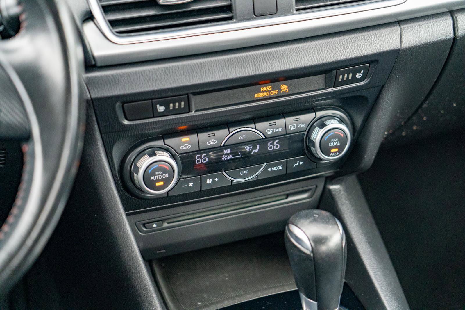 Used 2014 MAZDA MAZDA3 s Touring FWD image 21