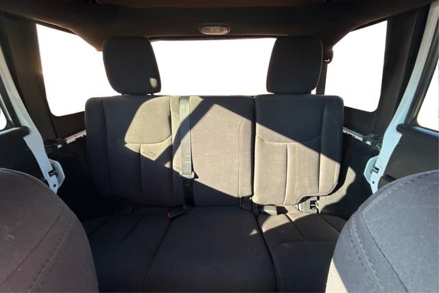 Used 2015 Jeep Wrangler Unlimited Sport image 14