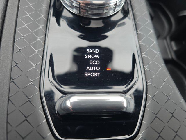 Used 2024 Jeep Wagoneer S image 39