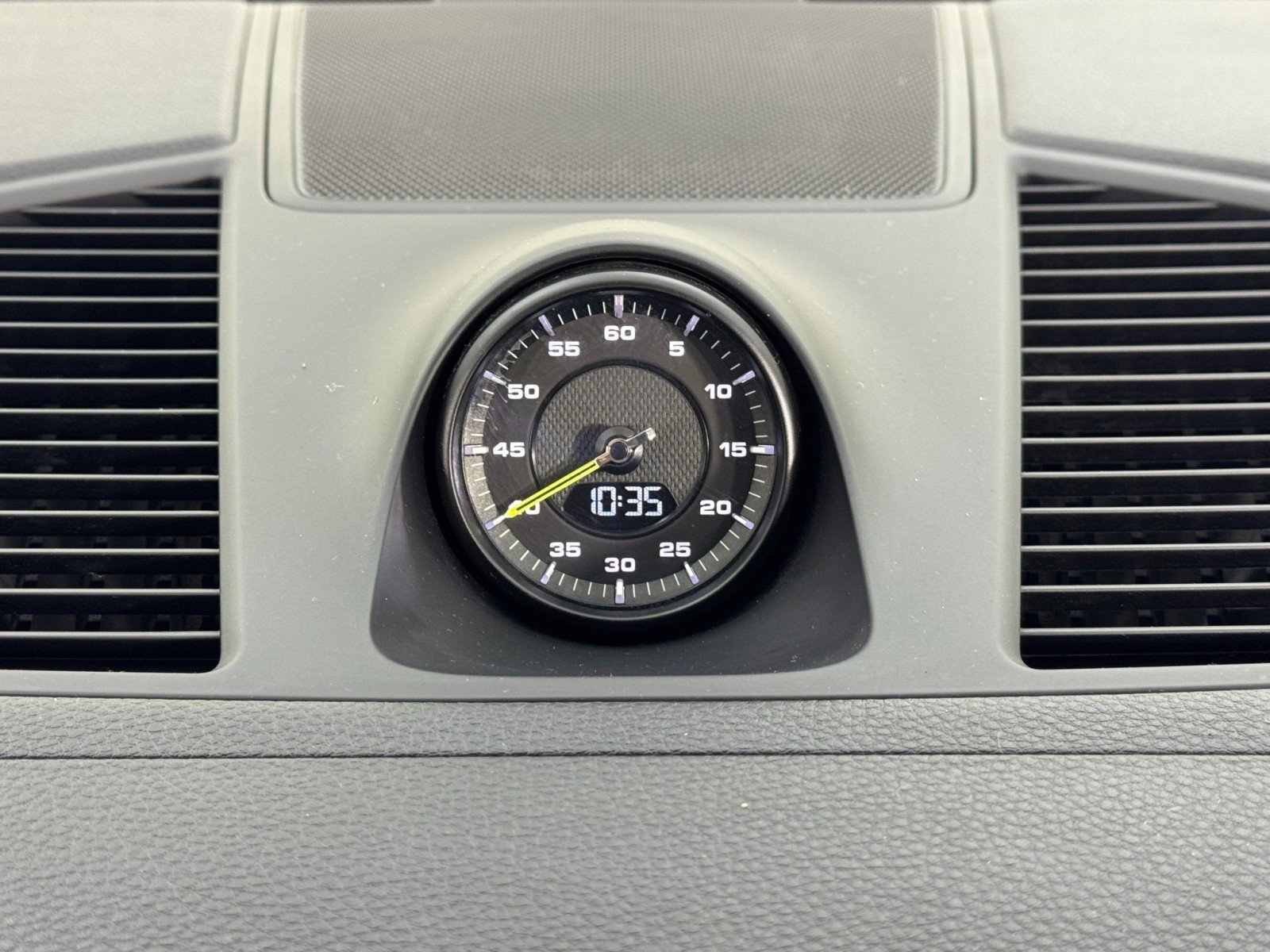 Used 2020 Porsche Cayenne E-Hybrid w/ Premium Package image 25