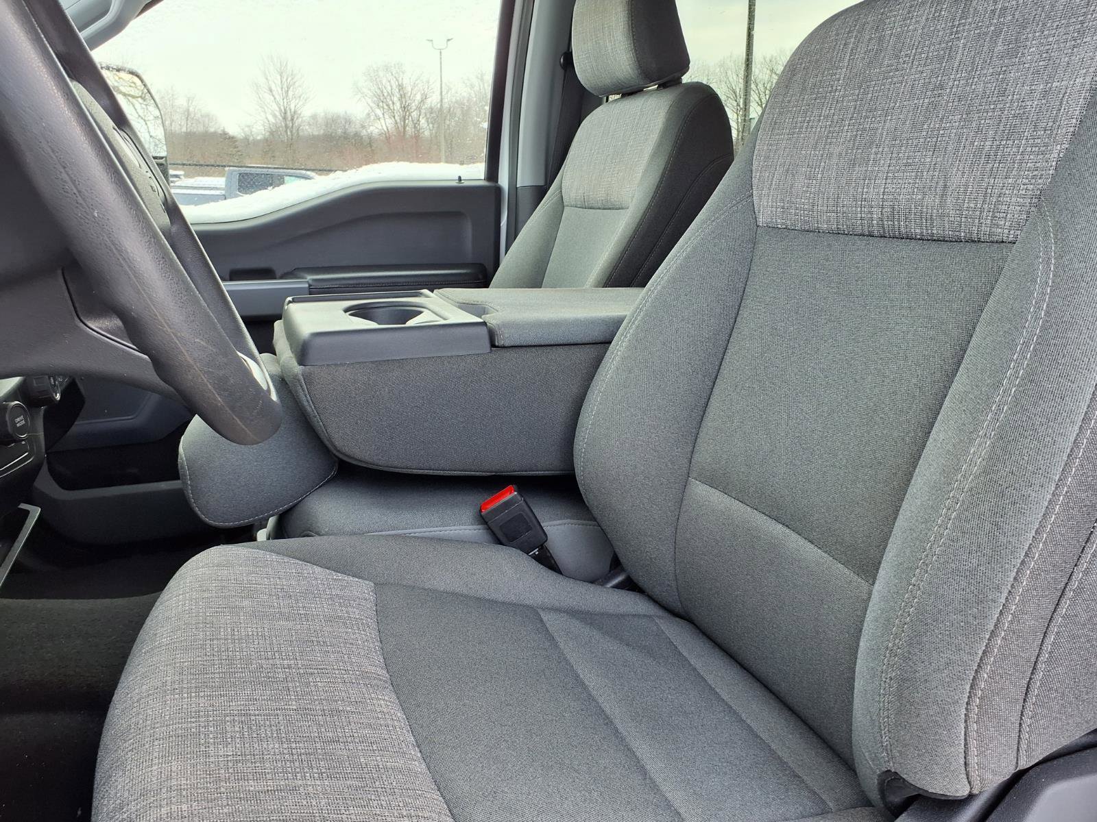 Used 2025 Ford F350 XLT image 3